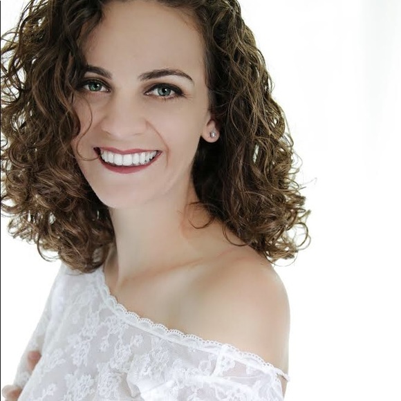 Meet your Posher, Alasha - Picture 3 of 8